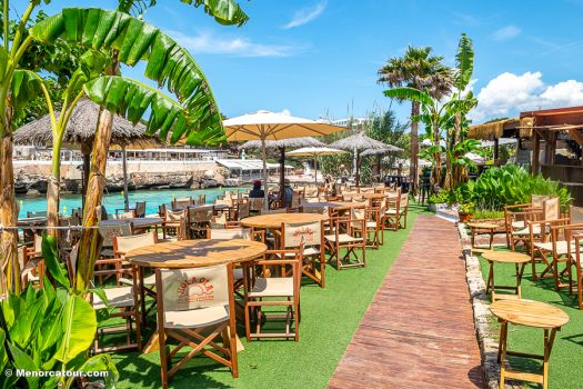 Hola Ola Beach Bar